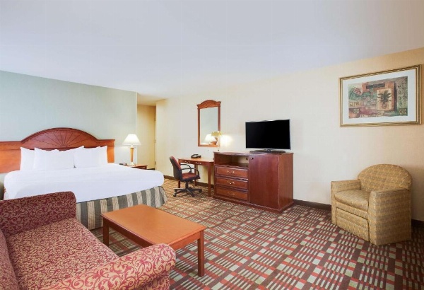 La Quinta Inn by Wyndham Queens (New York City) image 10